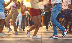 Bachata: de la música de guardia a icono mundial