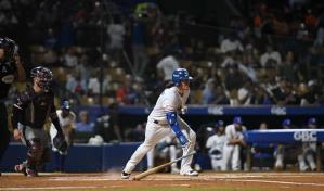 Jonrón de Fitzgerald rompe empate en el sexto y Licey prolonga la agonía del Escogido al ganar 5-2