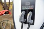 Empiezan a instalar los cargadores para los autobuses eléctricos del transporte escolar en Santiago Empiezan a instalar los cargadores para los autobuses eléctricos del transporte escolar en Santiago