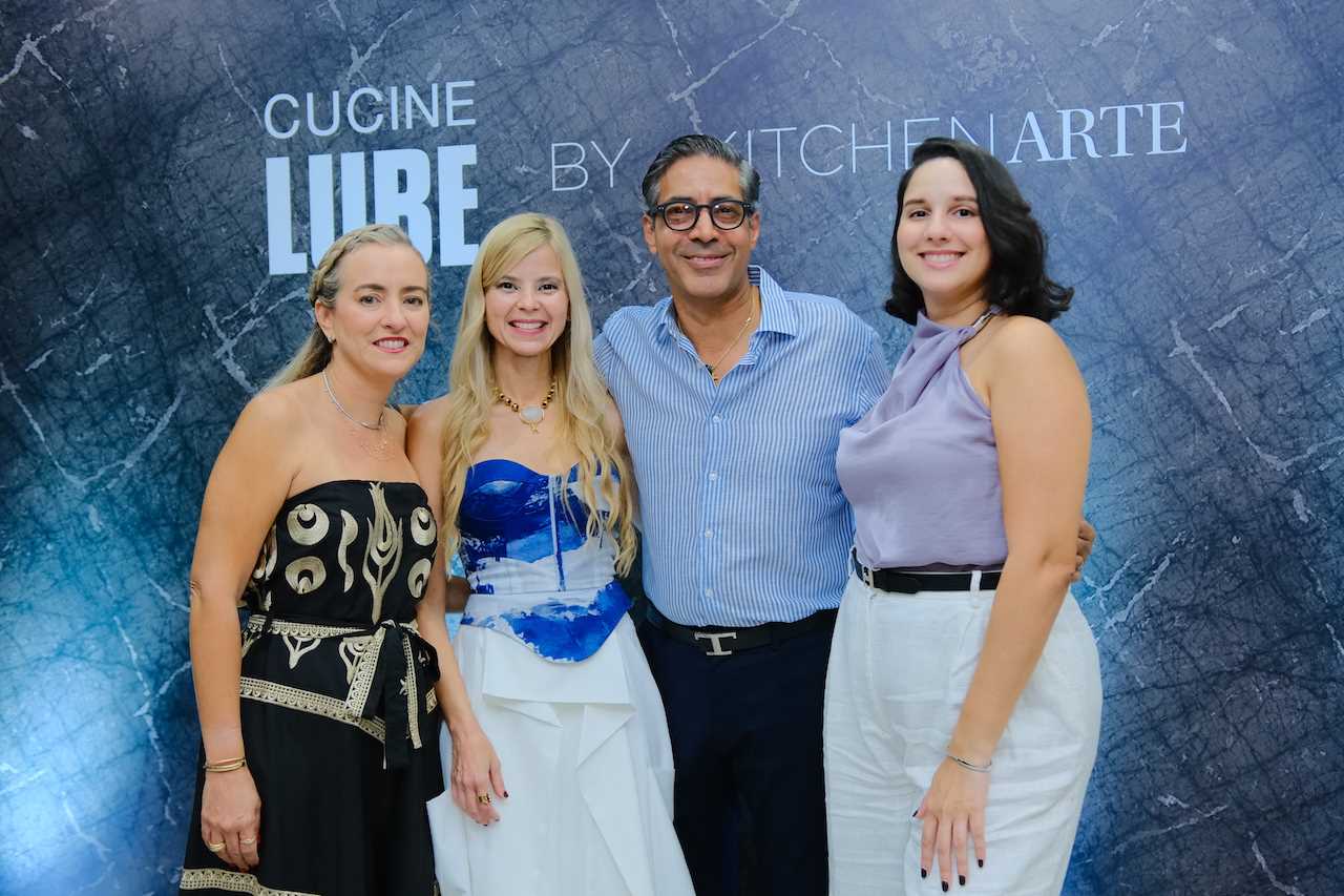 María Alejandra Varela Coto, Carolina Núñez Koponen, Charles Coto Franco y Mabel Alegría.