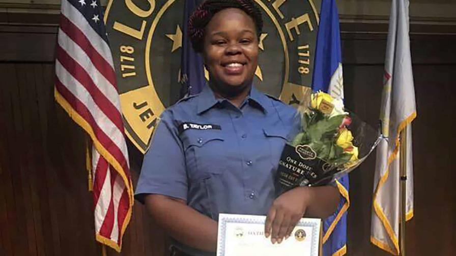 Juez de EE. UU. condena a tres años de cárcel a expolicía por la muerte de Breonna Taylor Juez de EE. UU. condena a tres años de cárcel a expolicía por la muerte de Breonna Taylor
