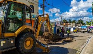 Caasd resuelve colapso del sistema de drenaje en barrio Invi de Los Alcarrizos