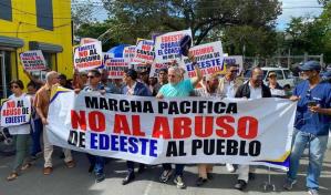 Comunitarios de Hato Mayor protestan en contra de los abusos de Edeeste