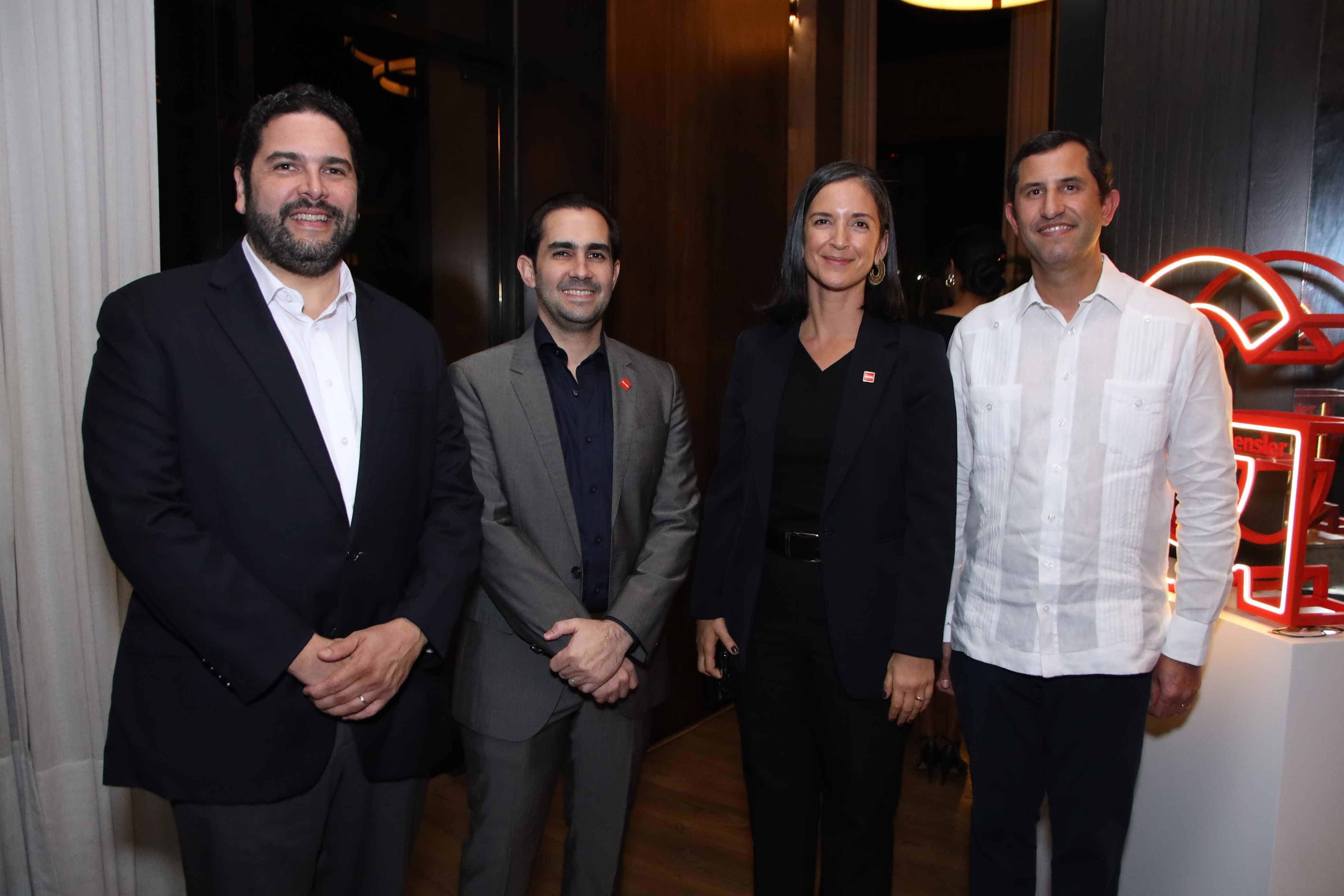 José Miguel Vega,&nbsp; Javier Pérez,&nbsp; Lola Guevara y Roberto Herrera.