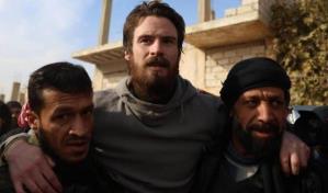 Estadounidense que cruzó a pie a Siria es liberado tras 7 meses detenido