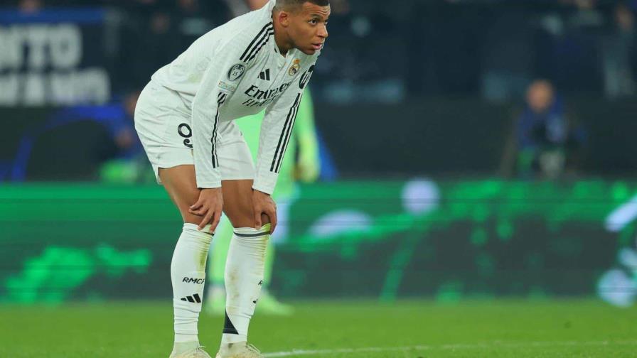 Mbappé sufre una lesión en su muslo izquierdo