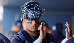 Medias Rojas adquieren receptor de Yankees tras ceder a principal prospecto por el All-Star Crochet