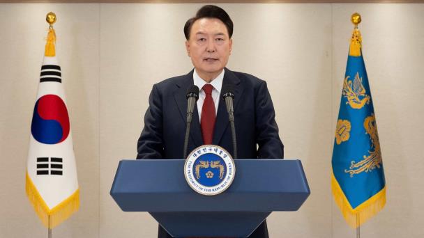Presidente surcoreano accede a abandonar su residencia para comparecer ante autoridades