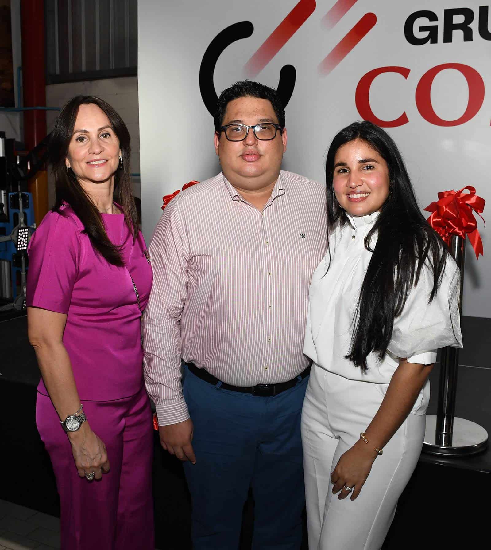Yovanny Melo de Núñez, Jorge Luis Núñez Cerdeiros y Lorena De Peña.