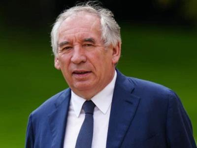 Macron nombra primer ministro de Francia ,François Bayrou