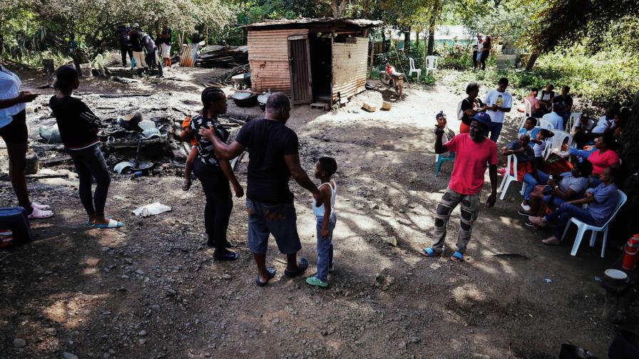 Madre de los niños que murieron calcinados en San Cristóbal está detenida