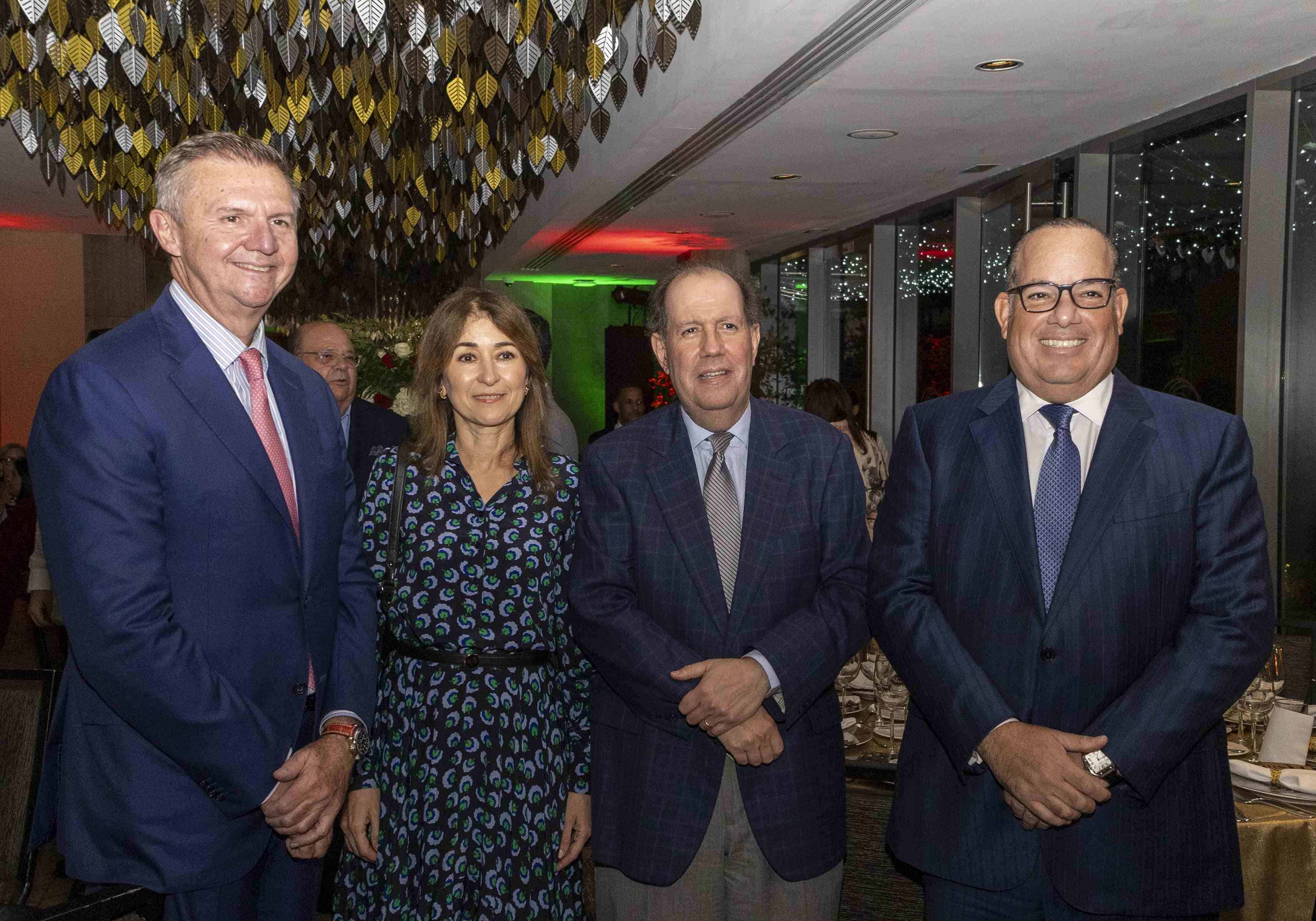 Mario García, Liza Bonetti de Vicini, Felipe Vicini y Felipe Yunén.