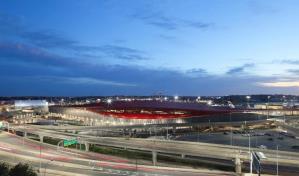 Dos detenidos por realizar operaciones peligrosas con drones en aeropuerto de Boston Dos detenidos por realizar operaciones peligrosas con drones en aeropuerto de Boston