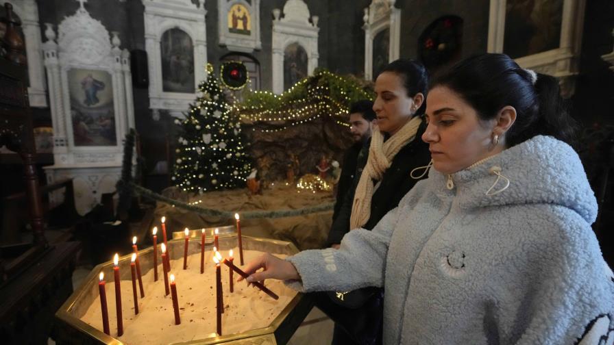 Siria: Cristianos celebran con lágrimas el cambio del país; enviado ONU pide fin de las sanciones Siria: Cristianos celebran con lágrimas el cambio del país; enviado ONU pide fin de las sanciones