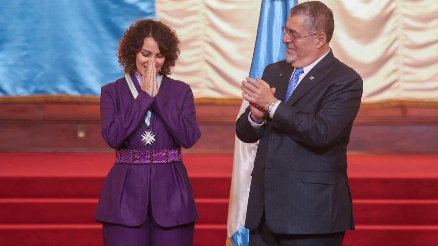 Gaby Moreno recibe la Orden Presidencial de Guatemala por su trayectoria internacional