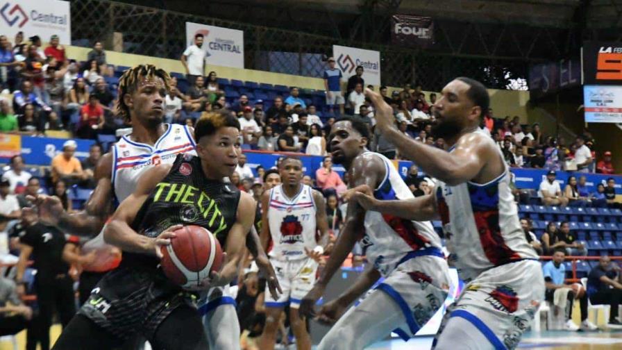 La Villa derrota a La Matica y se pone 2-0 en la serie final del baloncesto de La Vega