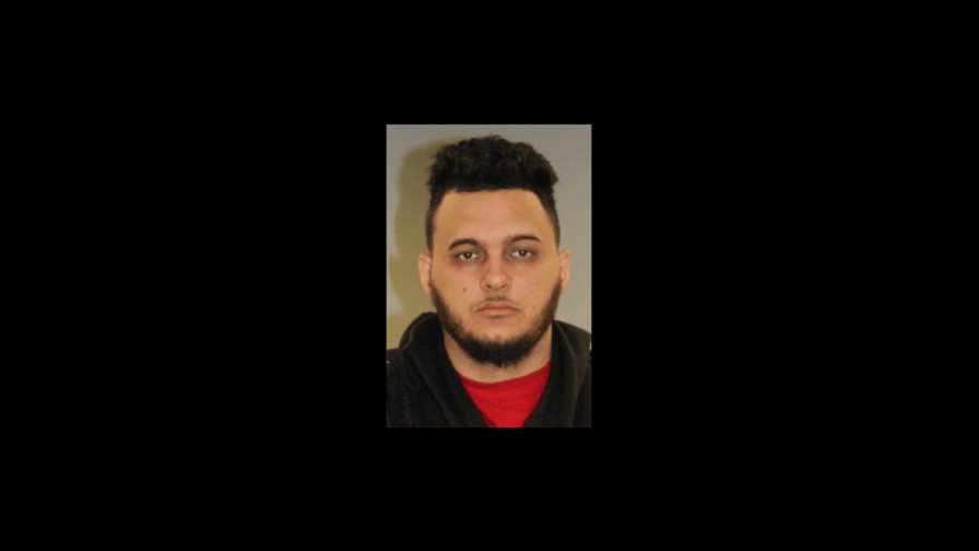 Dominicano arrestado tras estrangular a una mujer y herir a bebé de un mes en Connecticut