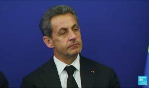 Expresidente francés debe empezar a llevar grillete tras condena por corrupción