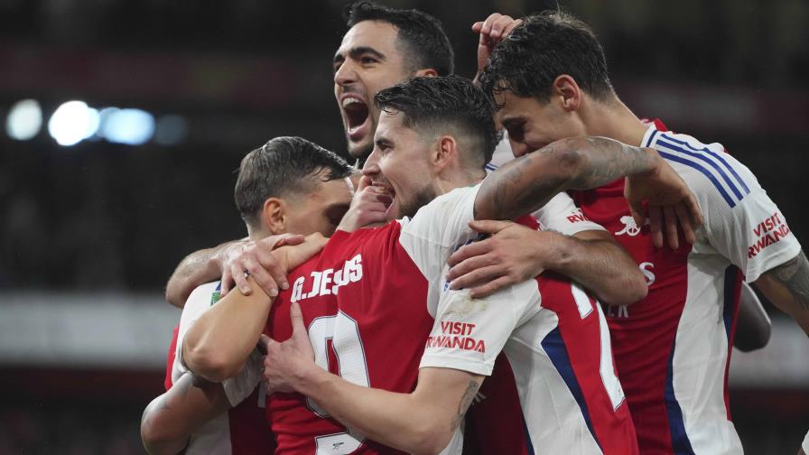 Gabriel Jesús marca triplete y Arsenal avanza a semifinales de Copa de Liga