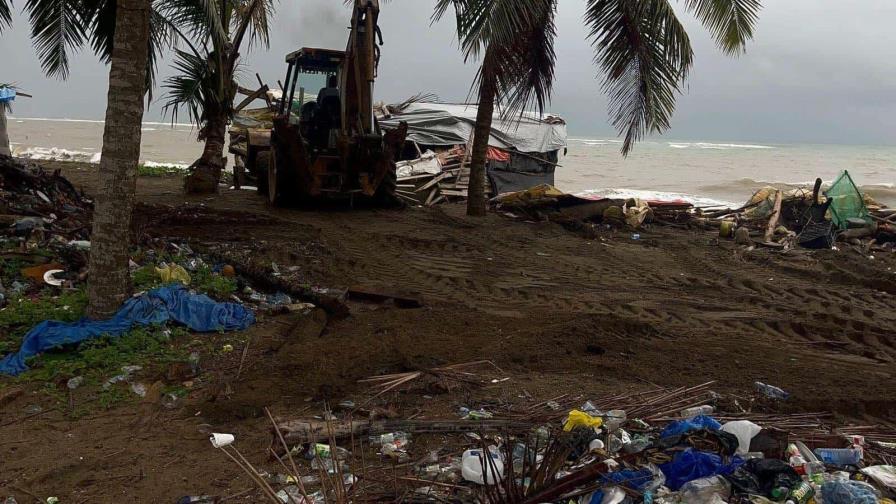 El Senpa desmantela casas en María Trinidad Sánchez por violar la ley