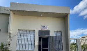 Niña de un año muere ahogada en la piscina de una villa donde trabaja su padre en Santiago