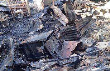 Dos niños mueren durante un incendio en Santiago que afectó unas 15 casuchas