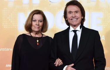 Esposa de Raphael asegura que el cantante "va muy, muy bien" - Diario Libre