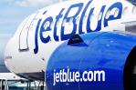 EE.UU. multa con dos millones de dólares a JetBlue por demoras crónicas de sus vuelos