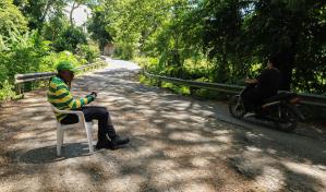 En la comunidad La Cueva de Salcedo, la carretera est&aacute; inservible