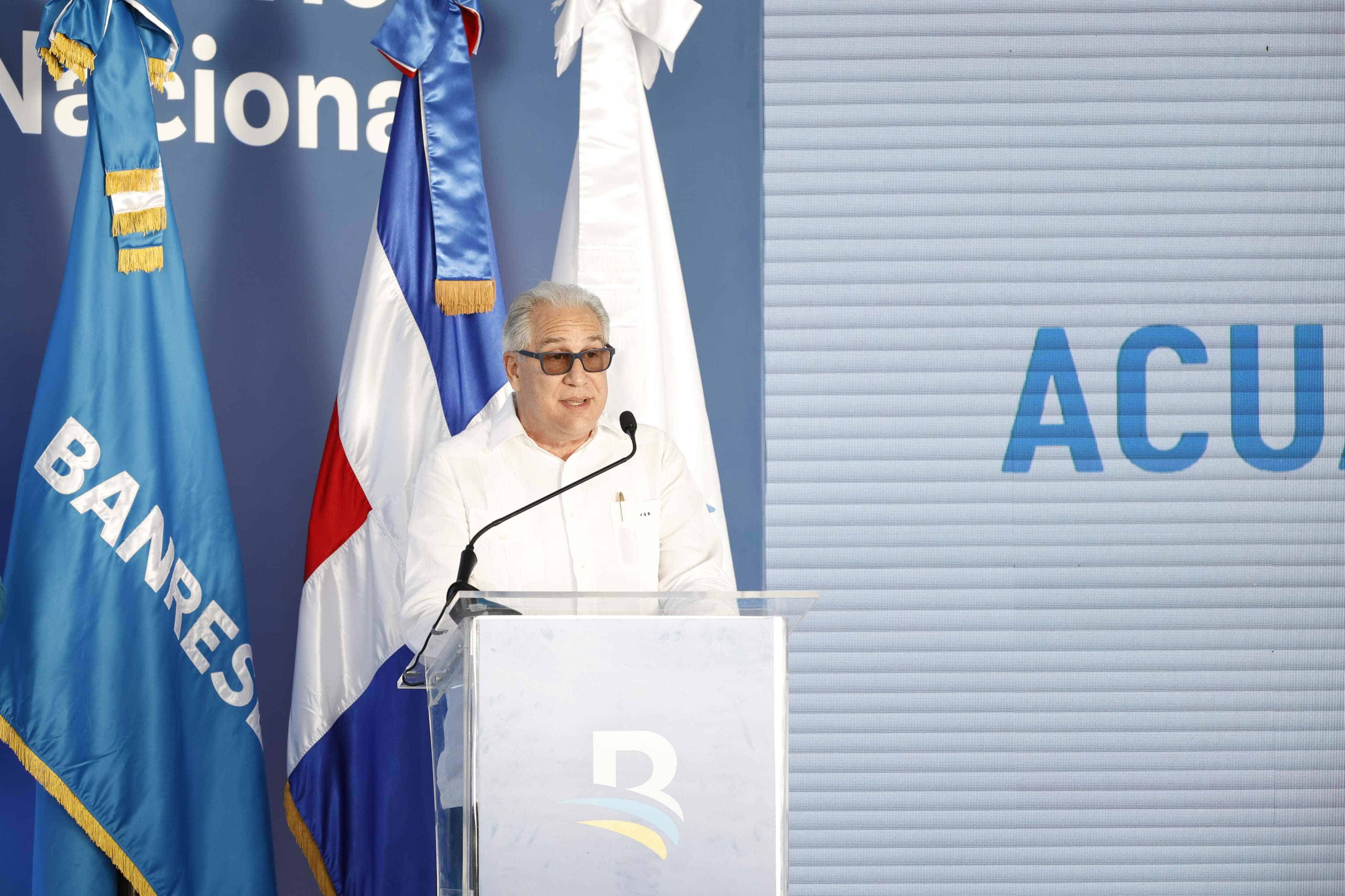 El director del Acuario Nacional, Jimmy García.