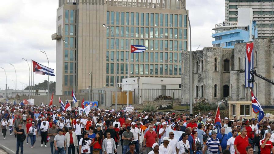 Cubanos protestan contra el embargo económico de Estados Unidos