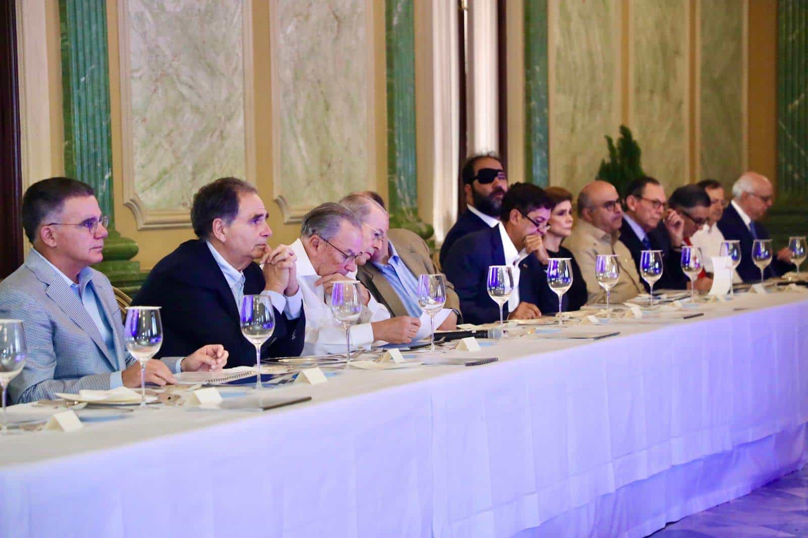 Empresarios que participaron en el encuentro con el presidente Luis Abinader en el Palacio Nacional.