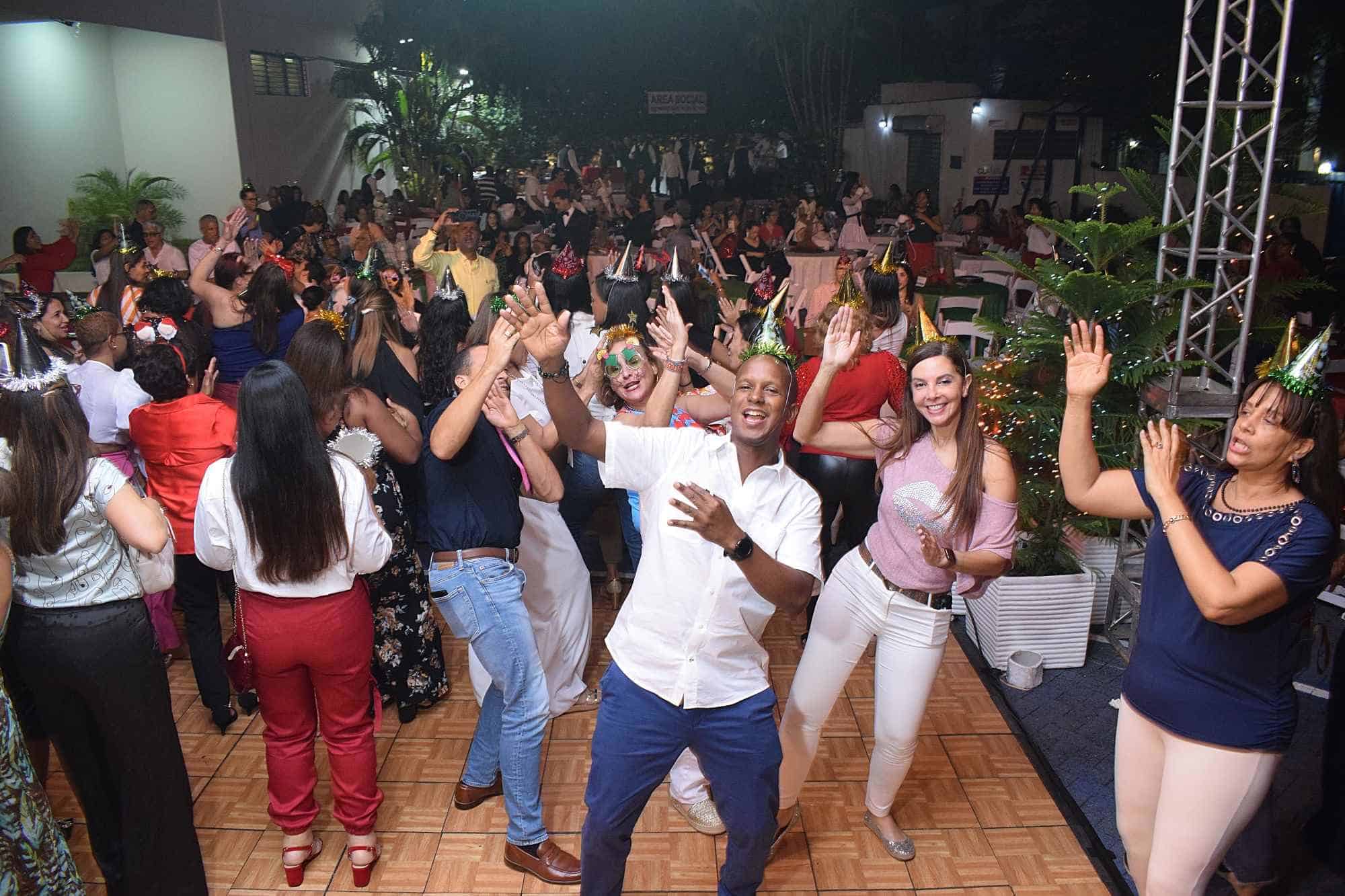 Odontólogos disfrutando de la hora loca.