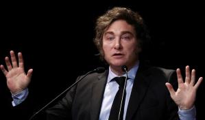 Milei fue evacuado de un acto electoral por incidentes con manifestantes opositores