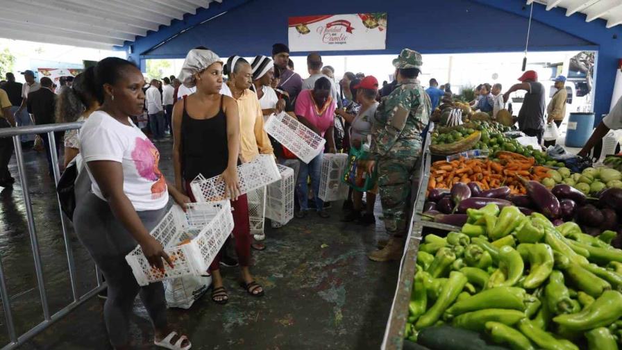 Inespre inaugura feria navideña