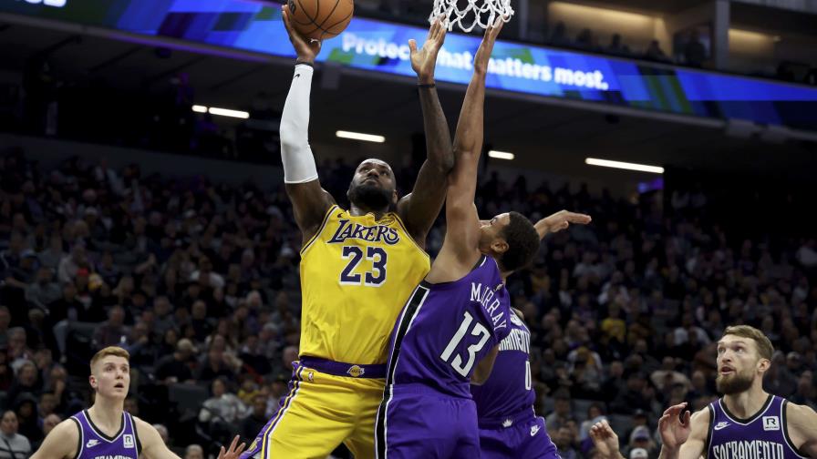 Otro récord para LeBron James en la victoria de los Lakers 113-110 sobre los Kings