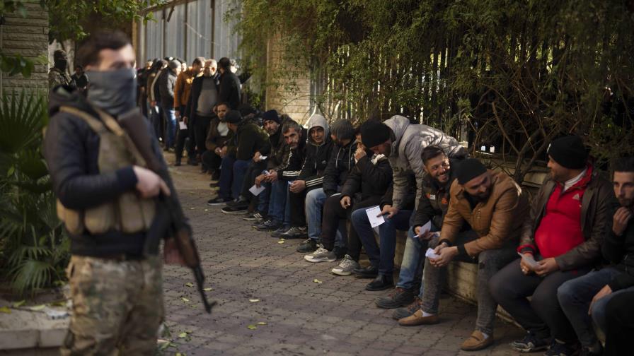 Exsoldados sirios se distancian de Asad a cambio de promesa de amnistía