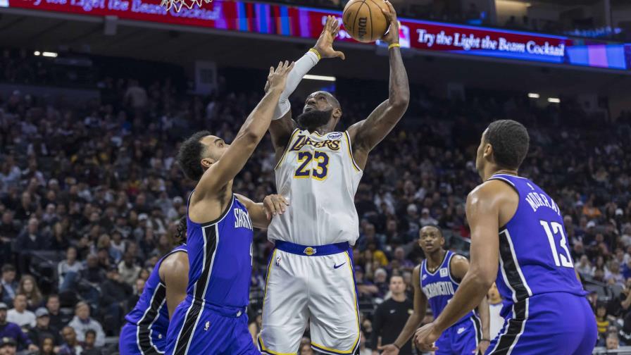 LeBron anota 32 y Lakers completan barrida en serie de 2 duelos ante Kings