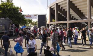 Cientos de personas acudieron a la Feria Ganadera a comprar productos para la cena de Nochebuena