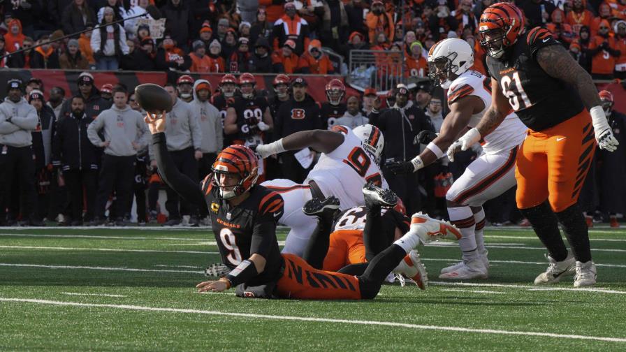 Burrow lanza 3 pases de TD y Bengals mantienen esperanzas de playoffs tras vencer a Browns