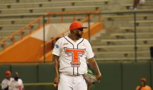 Jumbo D&iacute;az se retira del b&eacute;isbol