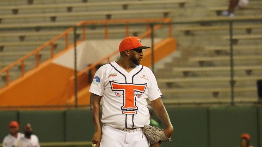 Jumbo Díaz se retira del béisbol