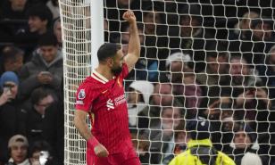 Salah establece otro récord de goles en victoria del Liverpool sobre Tottenham