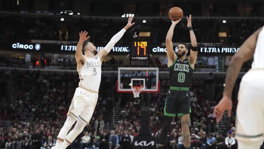 Tatum impone récord de la campaña con 43 puntos, y Celtics aplastan 123-98 a Bulls