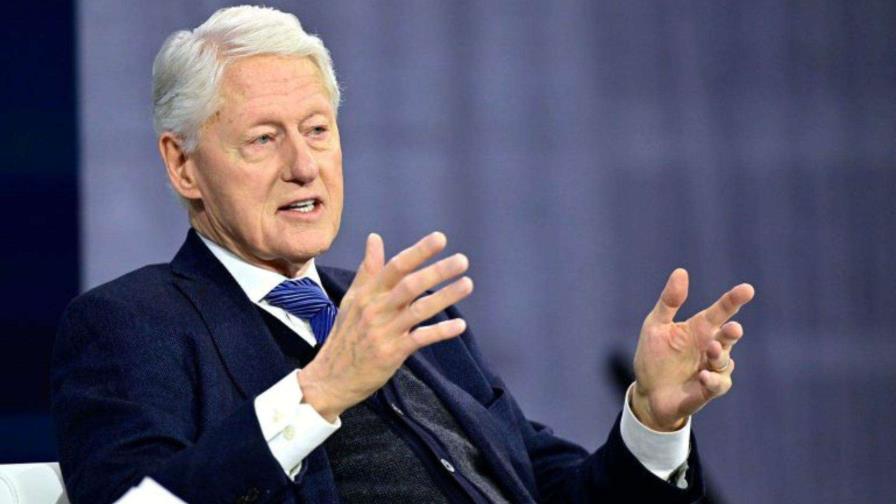 El expresidente Bill Clinton fue hospitalizado en Washington tras desarrollar fiebre