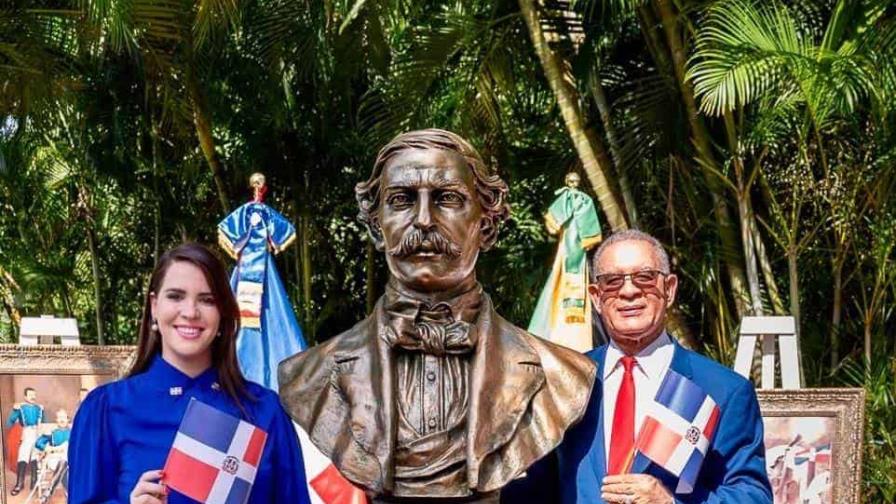 Develan busto de Duarte en Jamaica y juramentan primera filial del Instituto Duartiano