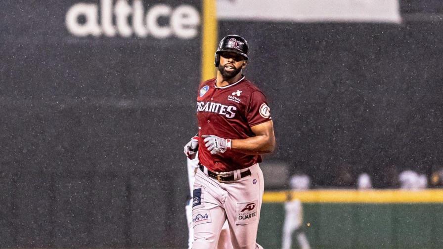 Los Gigantes alcanzan al Escogido en la cuarta posición en jornada afectada por la lluvia