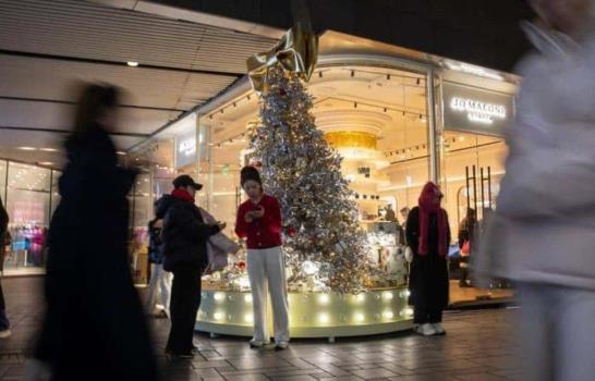 China transforma la Navidad en una celebración comercial más que religiosa