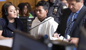 Hombre acusado de prenderle fuego a una mujer en el metro de NY comparece en tribunal Hombre acusado de prenderle fuego a una mujer en el metro de NY comparece en tribunal