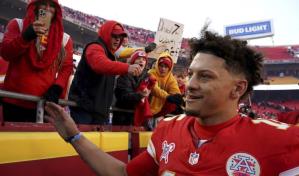 Chiefs tratan de conservar ventaja de locales en playoffs; visitan a Steelers en Navidad